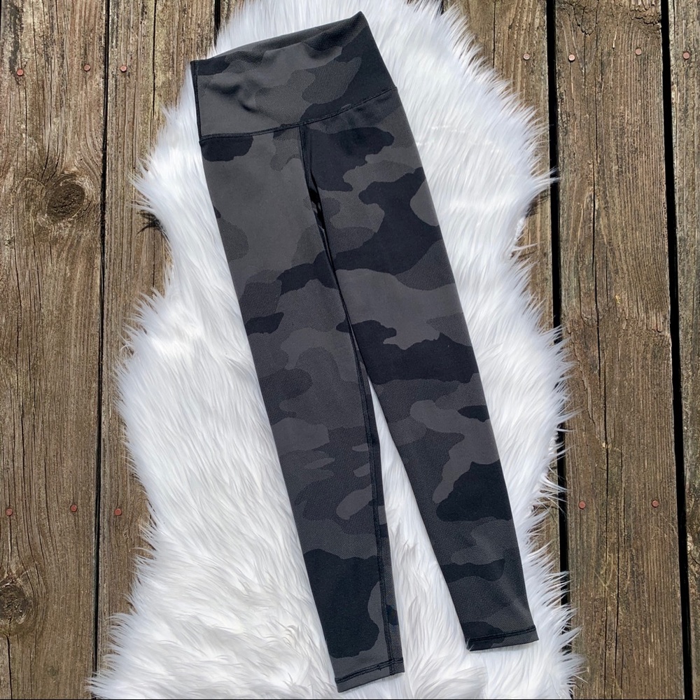 aerie | Play Camo High Waisted 7/8 Leggings